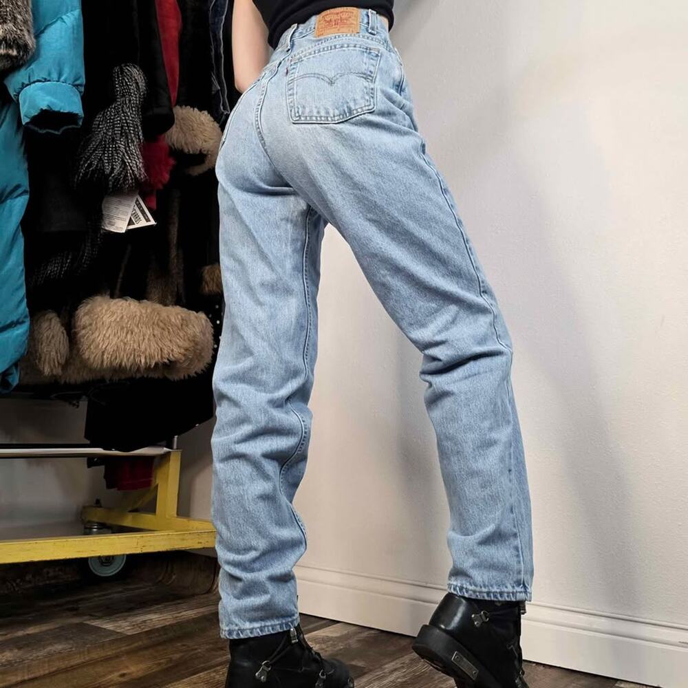 Vintage Levis 550 Relaxed Fit Tapped Leg High Rise